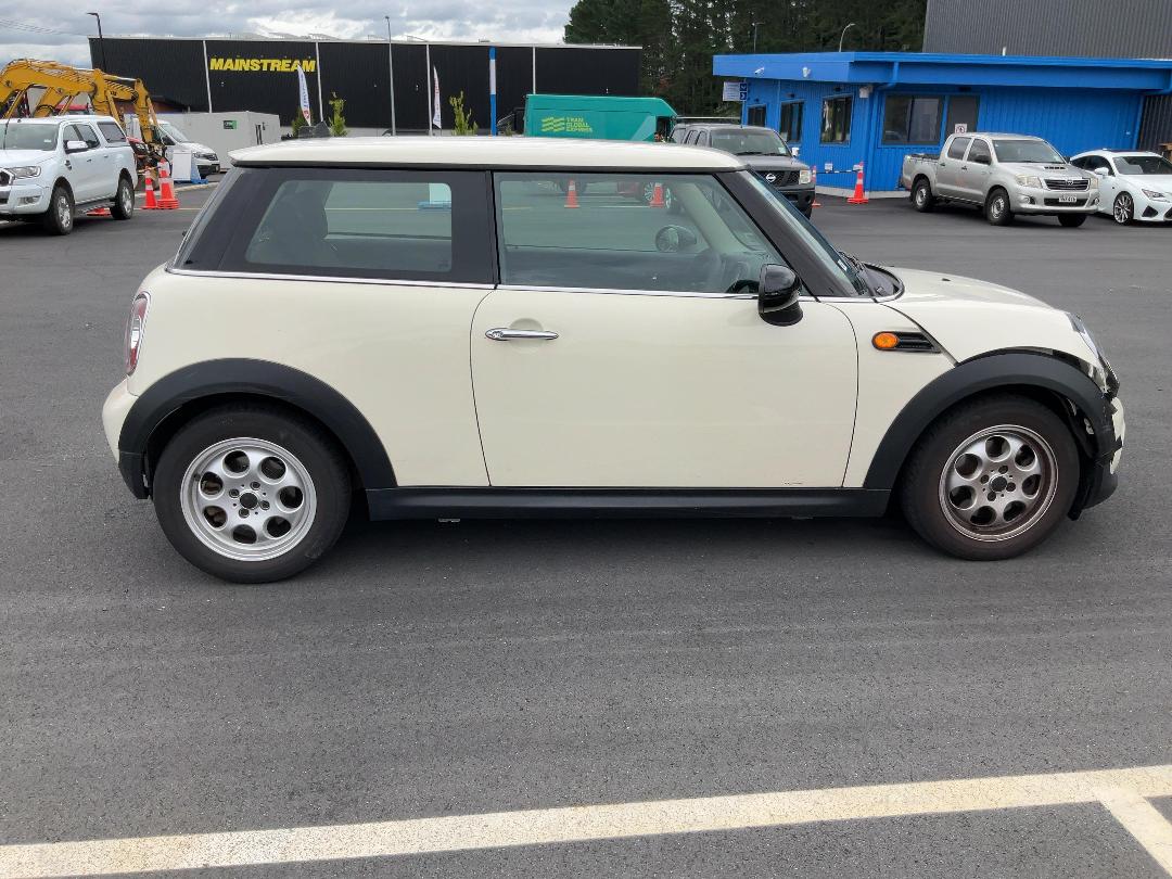 Photo '5' of Mini ONE