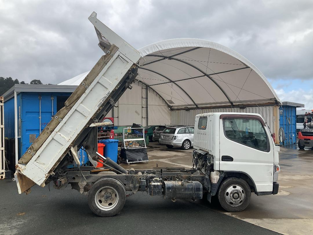 Photo '4' of Mitsubishi Canter Tipper