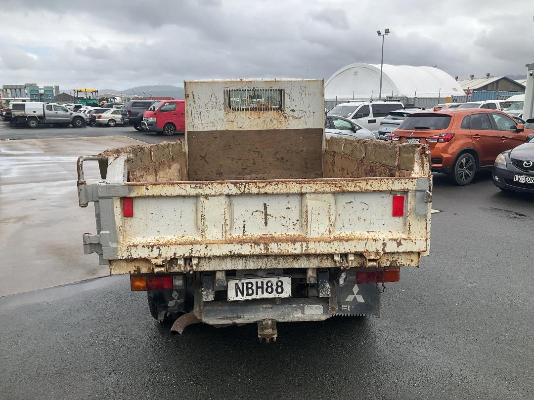 Photo '6' of Mitsubishi Canter Tipper