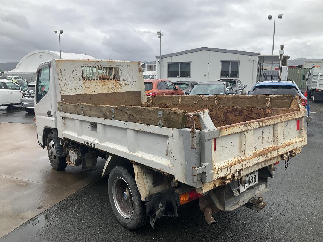 Photo '10' of Mitsubishi Canter Tipper