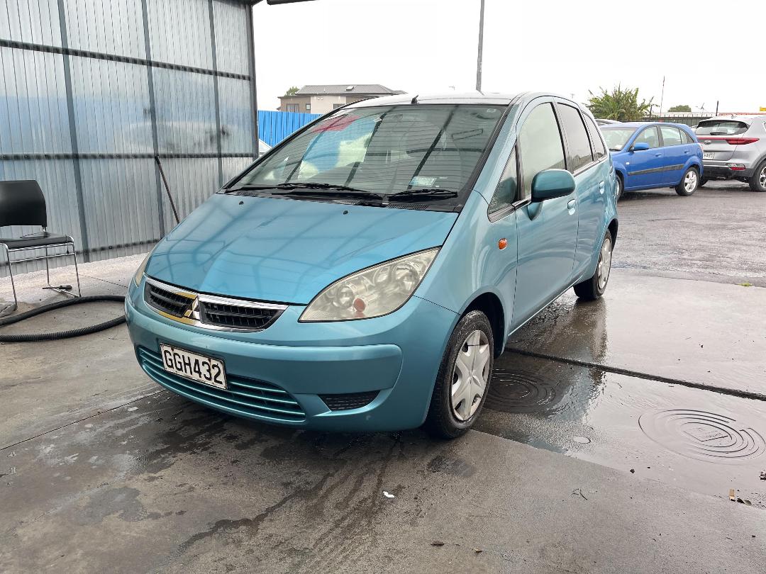 Photo '3' of Mitsubishi Colt Plus LS Photo '3' of Mitsubishi Colt Plus LS