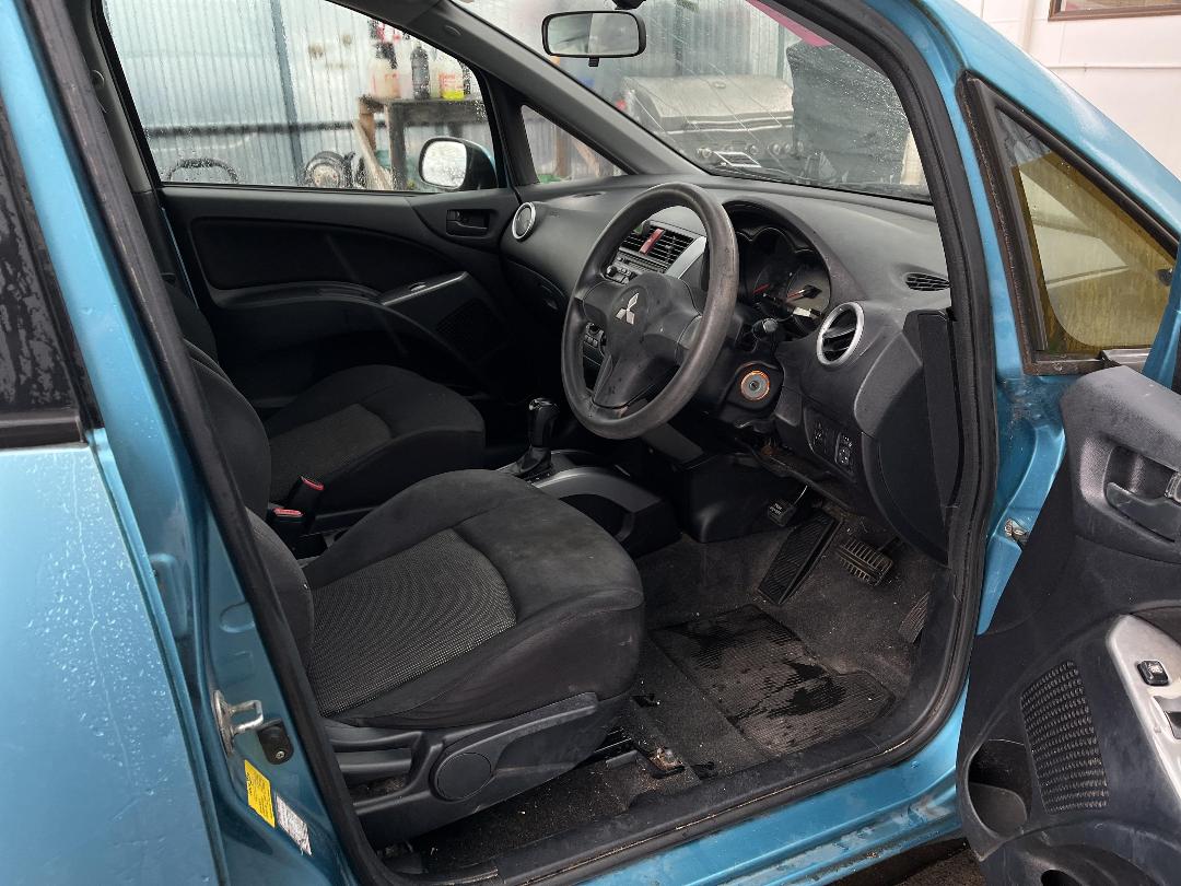 Photo '14' of Mitsubishi Colt Plus LS Photo '14' of Mitsubishi Colt Plus LS