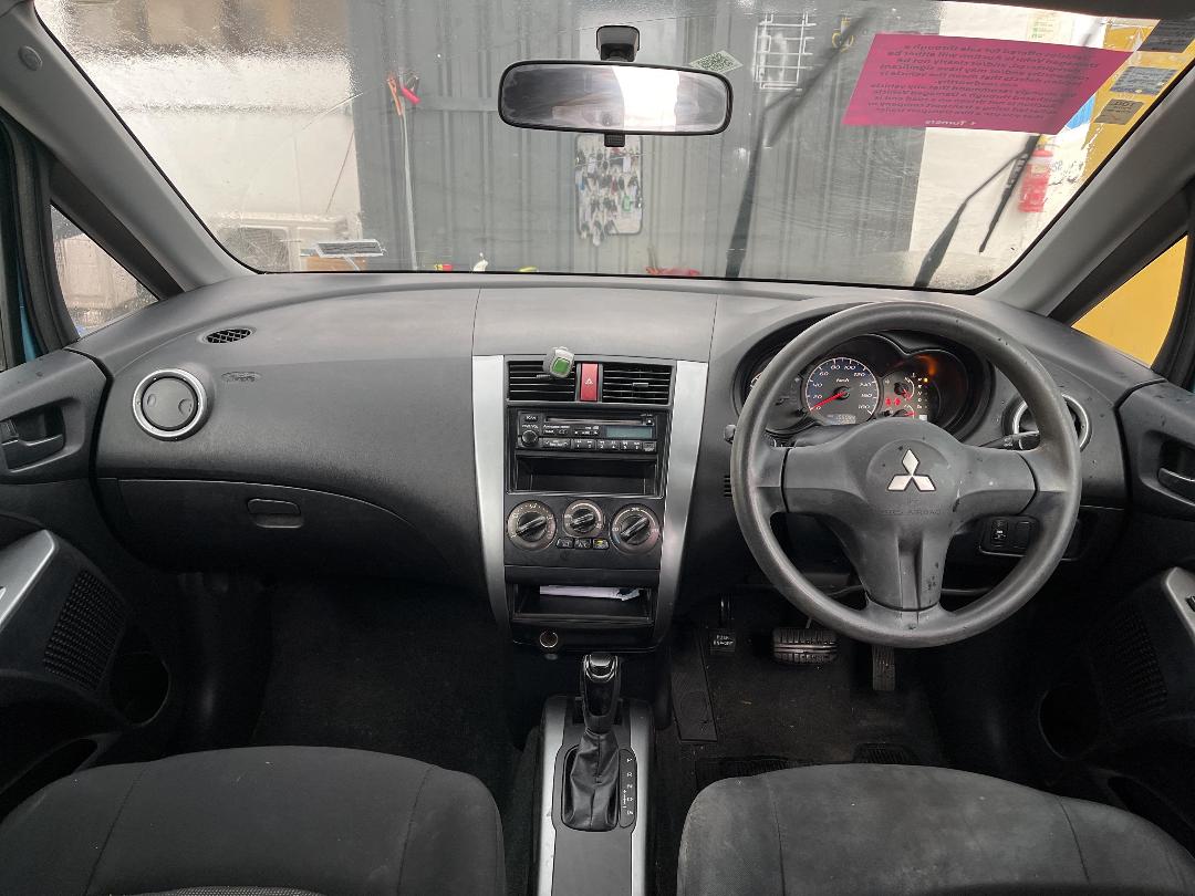 Photo '15' of Mitsubishi Colt Plus LS Photo '15' of Mitsubishi Colt Plus LS