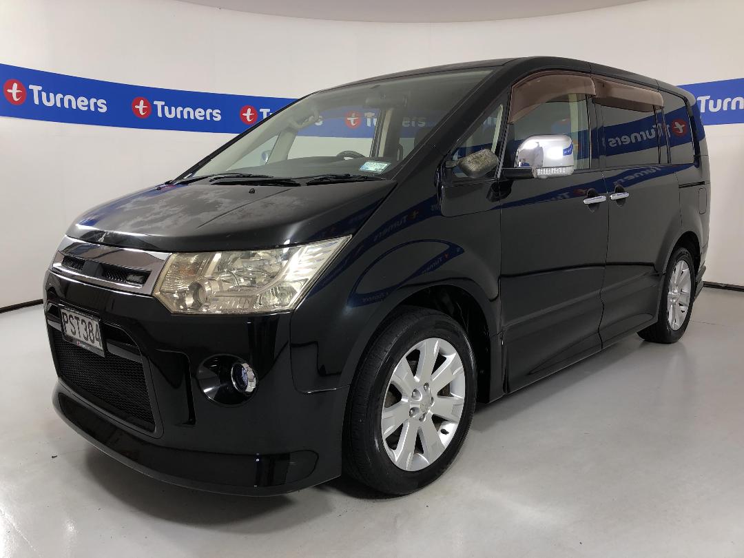 Photo '4' of Mitsubishi Delica Photo '4' of Mitsubishi Delica