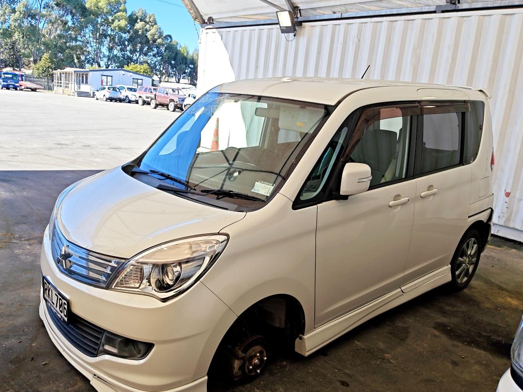 Photo '3' of Mitsubishi Delica D2