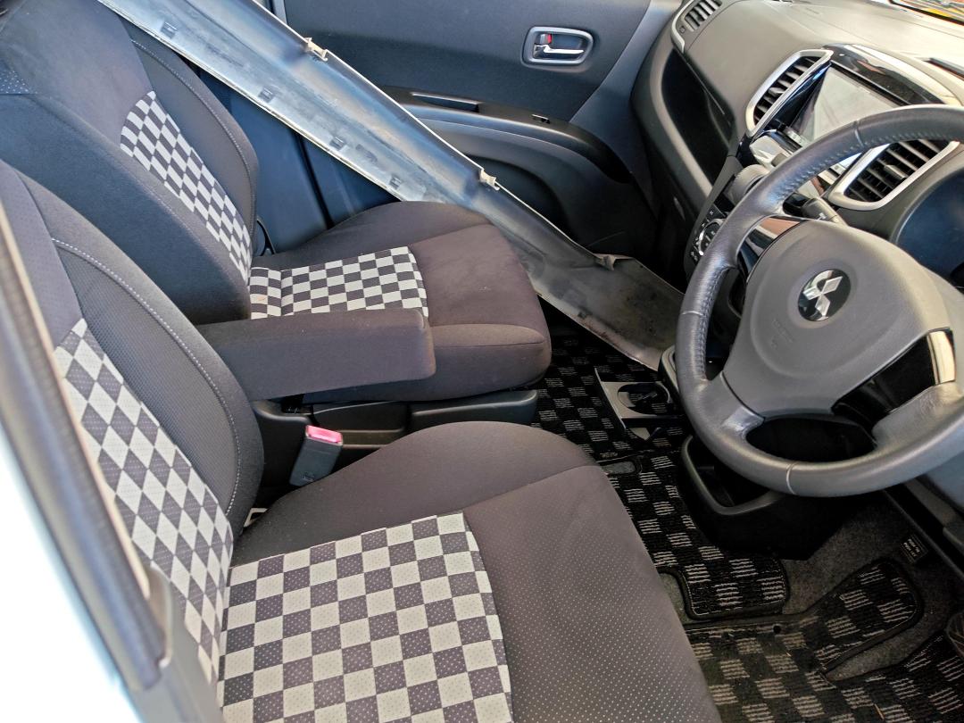 Photo '14' of Mitsubishi Delica D2