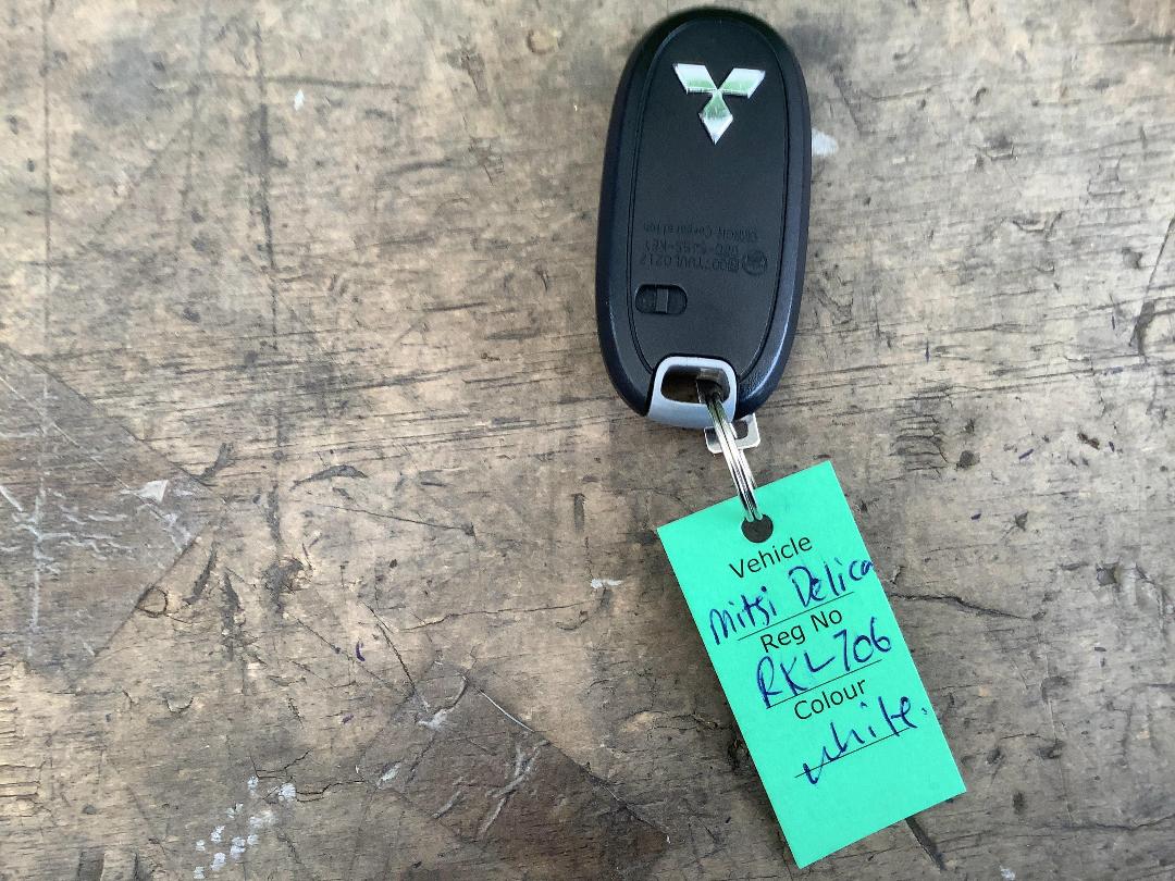 Photo '22' of Mitsubishi Delica D2