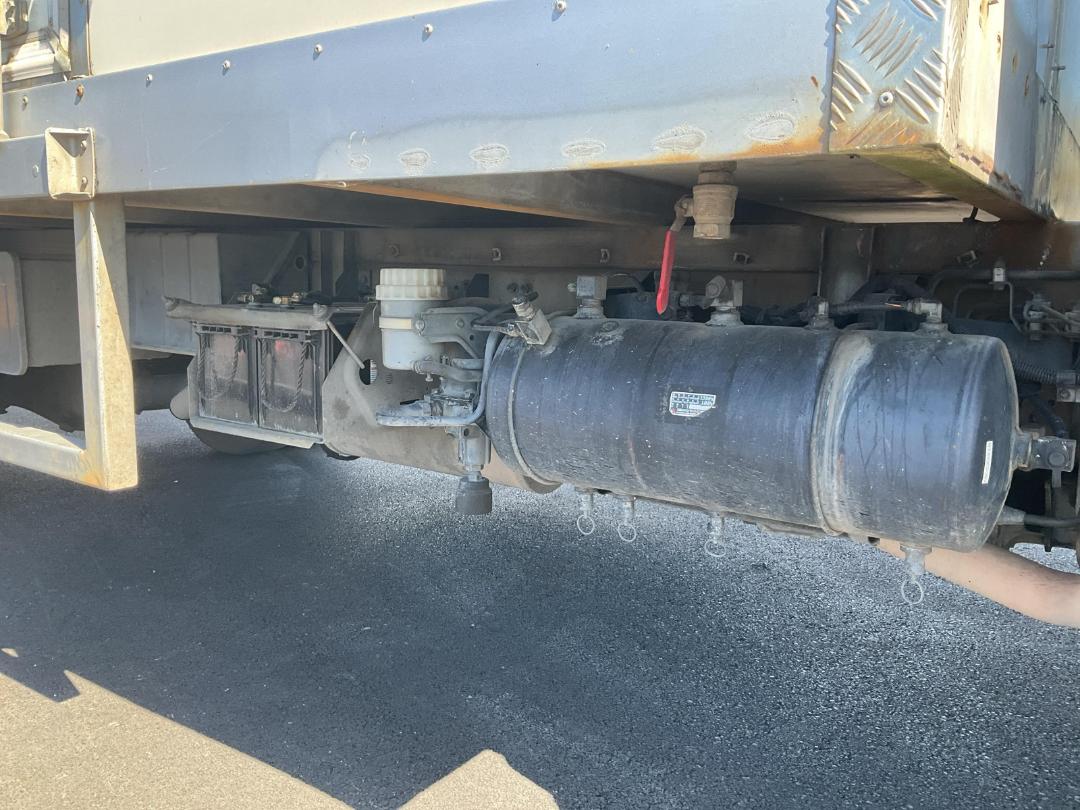 Photo '22' of Mitsubishi Fuso Fighter FK250H8 Box Body