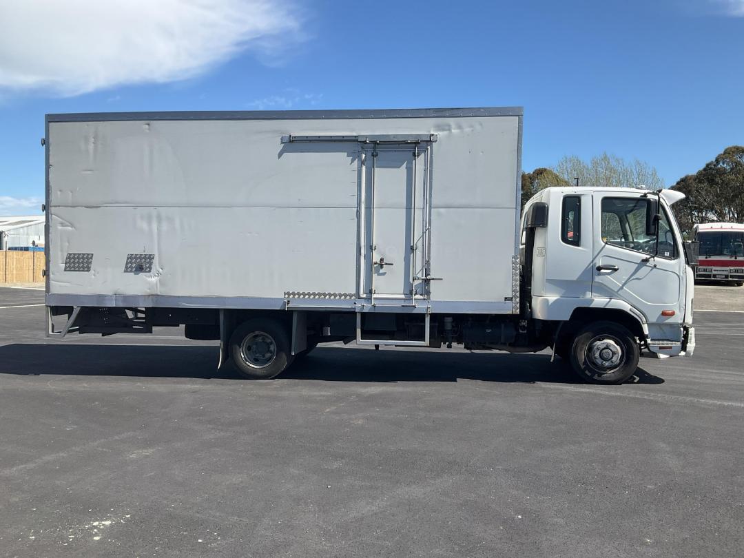 Photo '3' of Mitsubishi Fuso Fighter FK250H8 Box Body