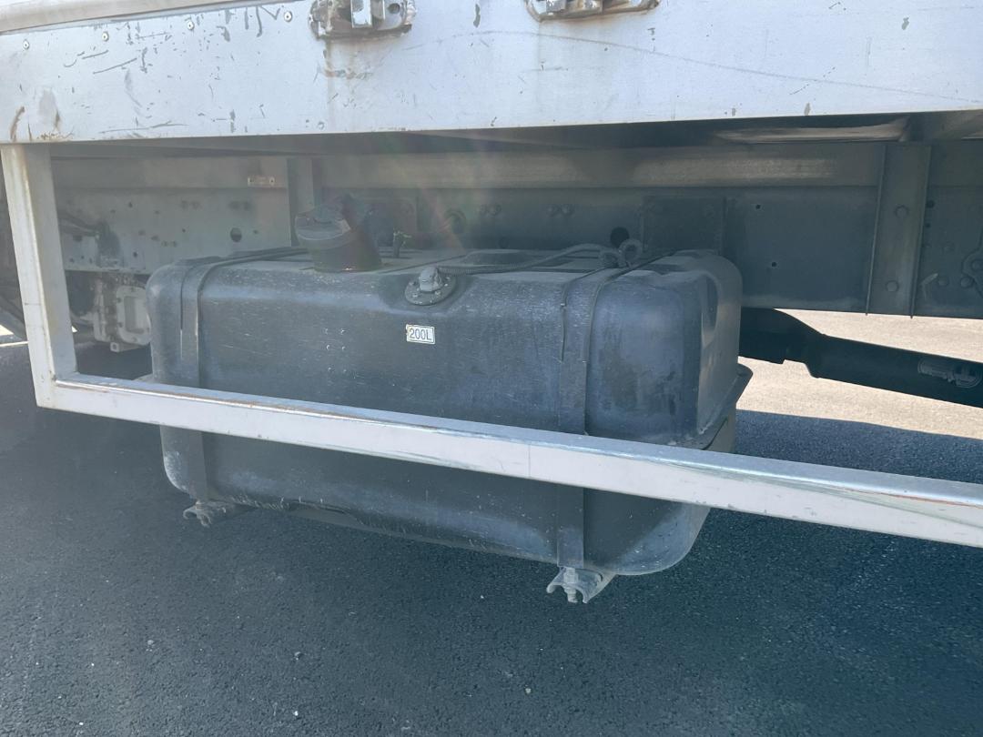 Photo '23' of Mitsubishi Fuso Fighter FK250H8 Box Body