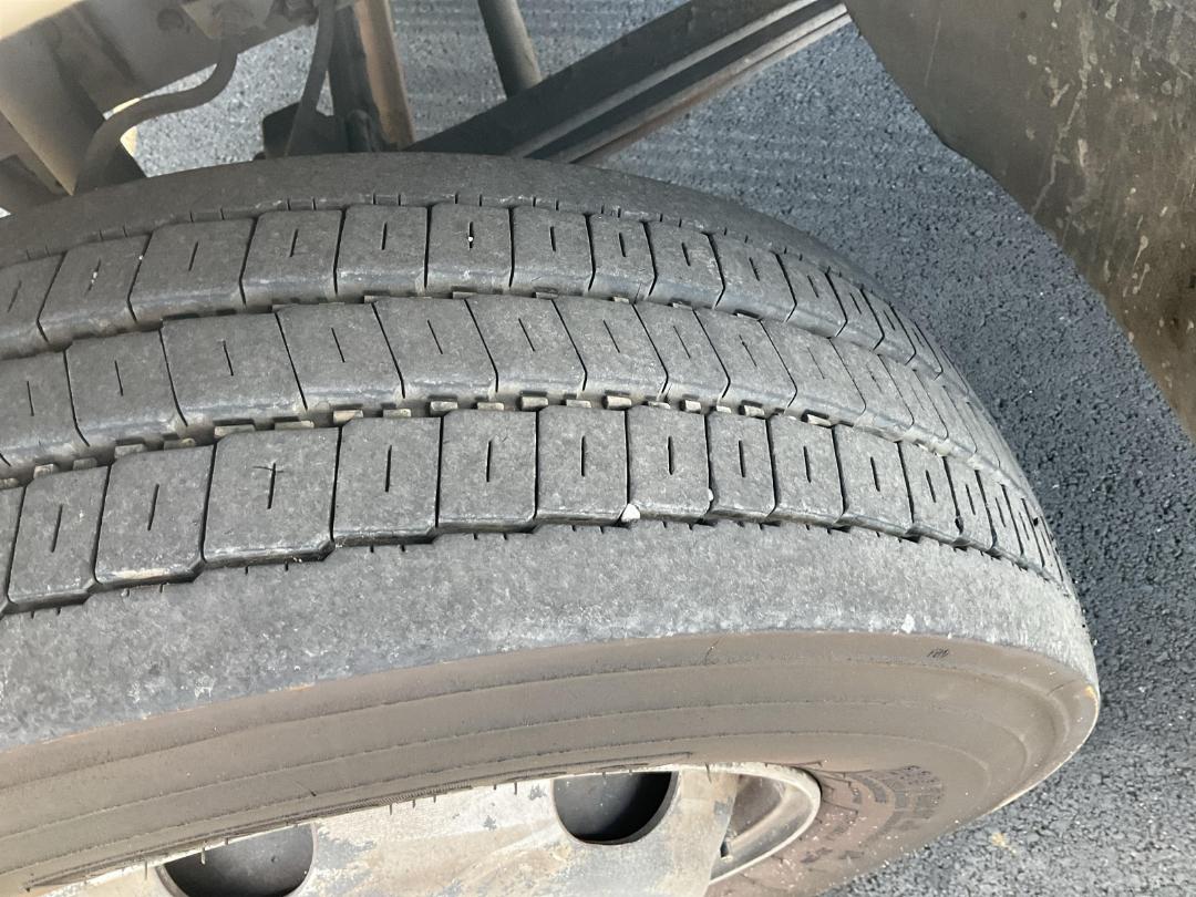 Photo '25' of Mitsubishi Fuso Fighter FK250H8 Box Body