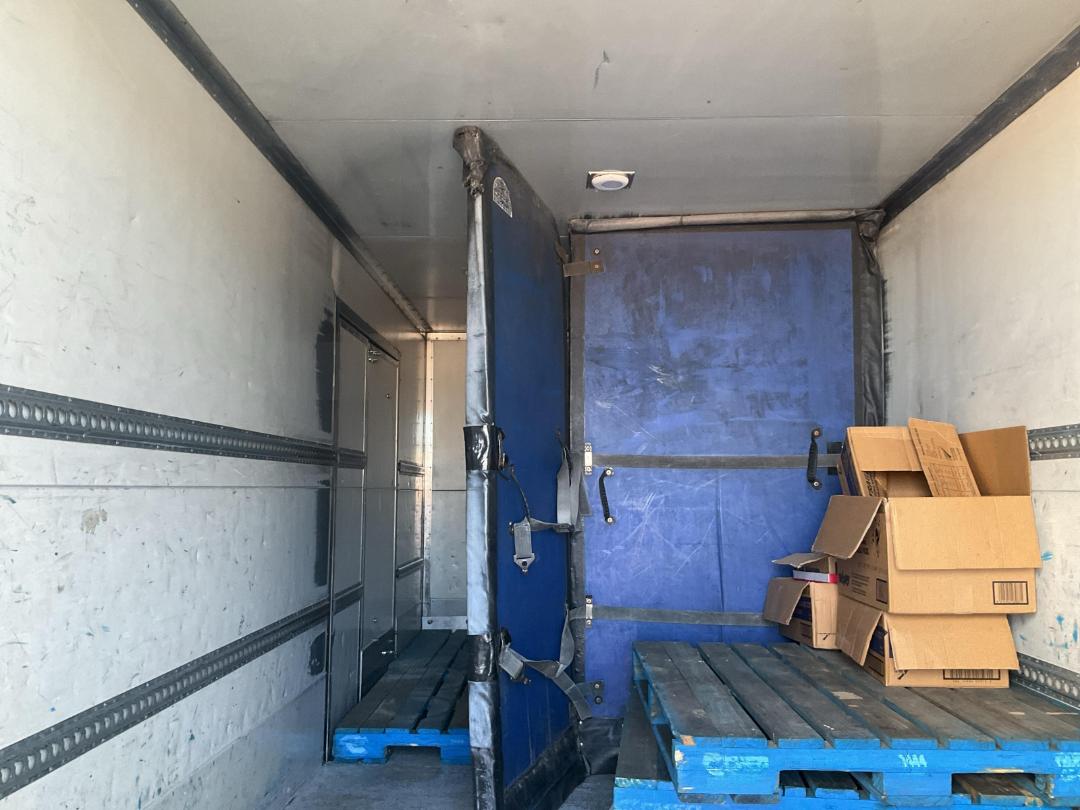 Photo '15' of Mitsubishi Fuso Fighter FK250H8 Box Body