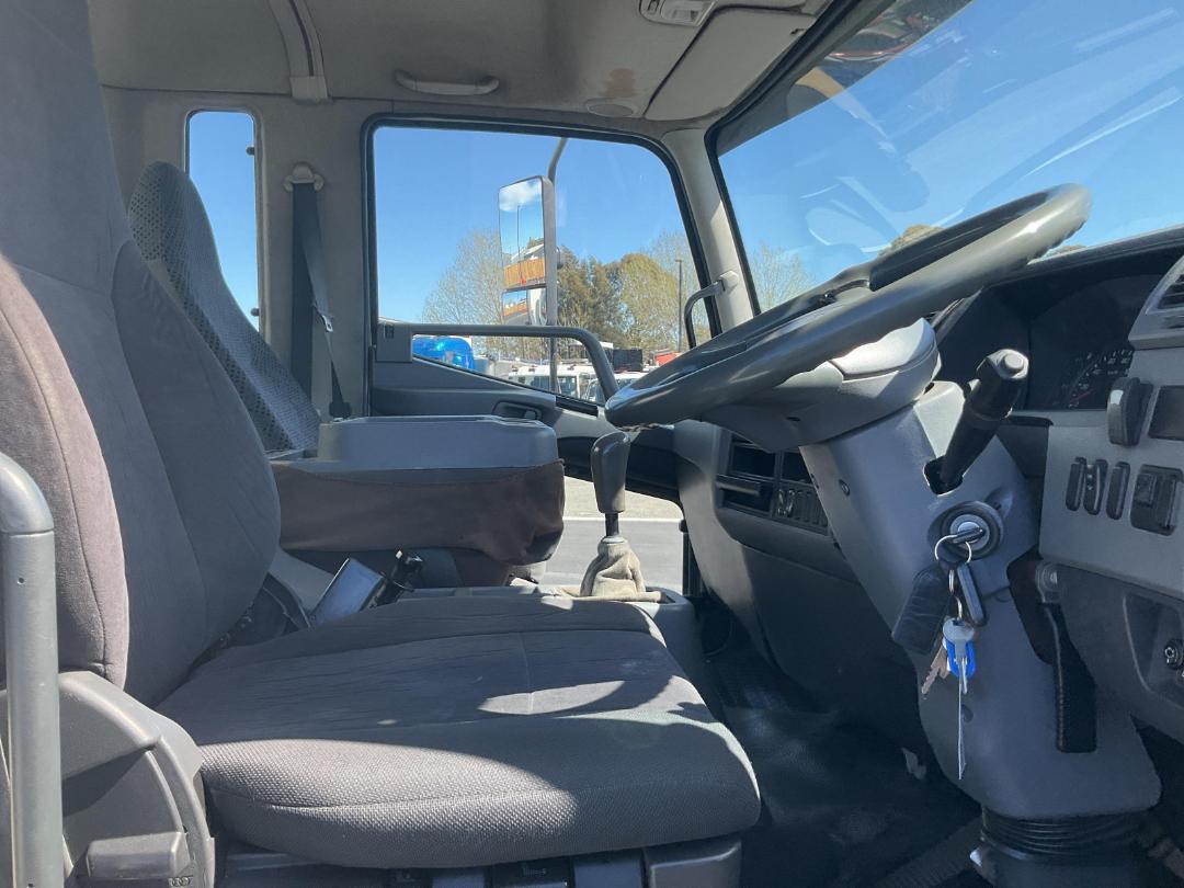 Photo '12' of Mitsubishi Fuso Fighter FK250H8 Box Body