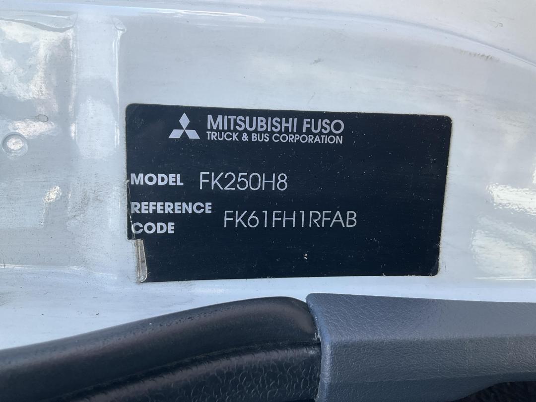 Photo '31' of Mitsubishi Fuso Fighter FK250H8 Box Body