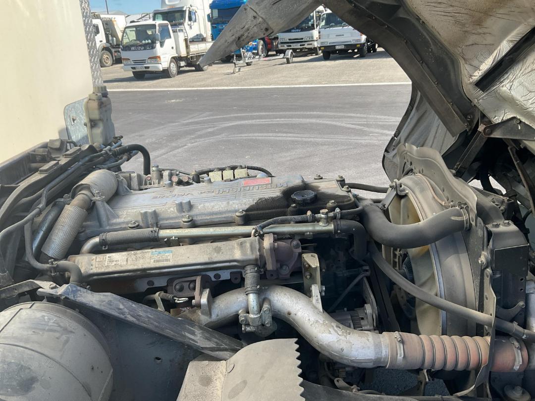 Photo '17' of Mitsubishi Fuso Fighter FK250H8 Box Body