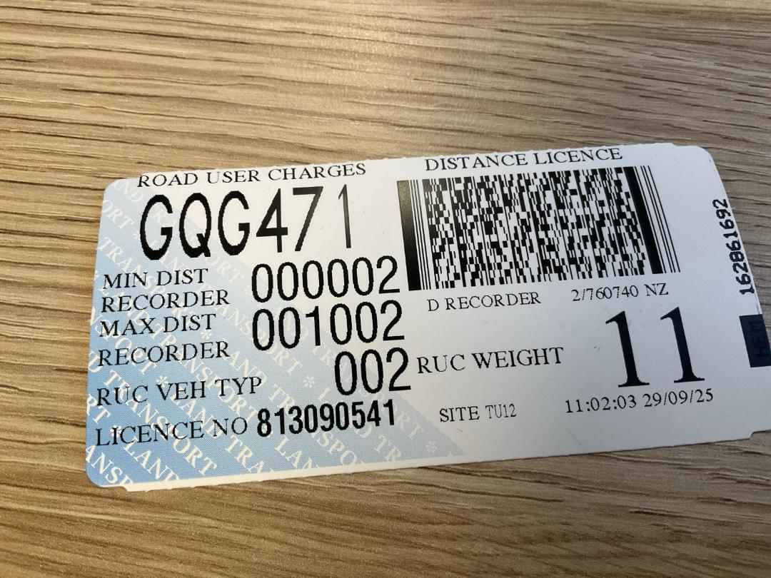 Photo '33' of Mitsubishi Fuso Fighter FK250H8 Box Body