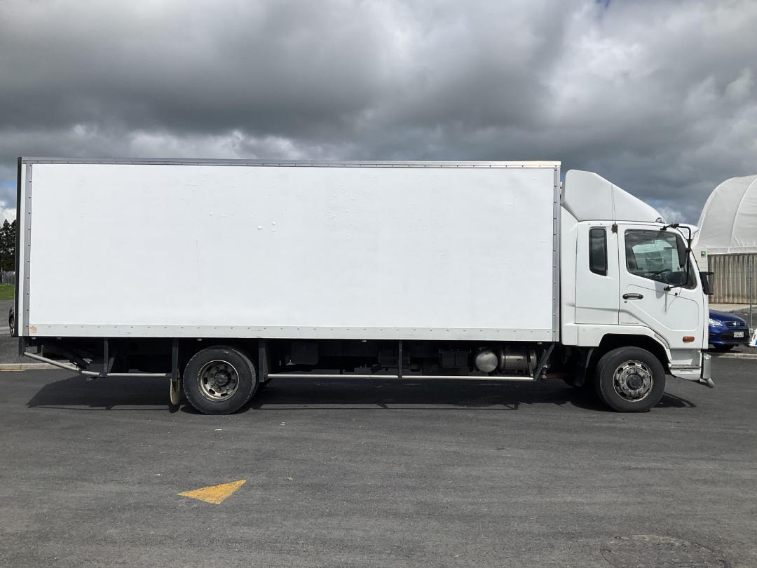 Photo '3' of Mitsubishi Fuso Fighter FK250L8 Curtain/Chiller