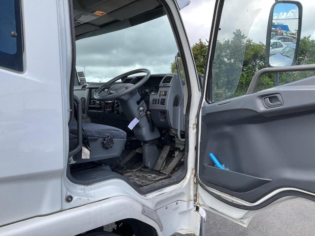 Photo '15' of Mitsubishi Fuso Fighter FK250L8 Curtain/Chiller