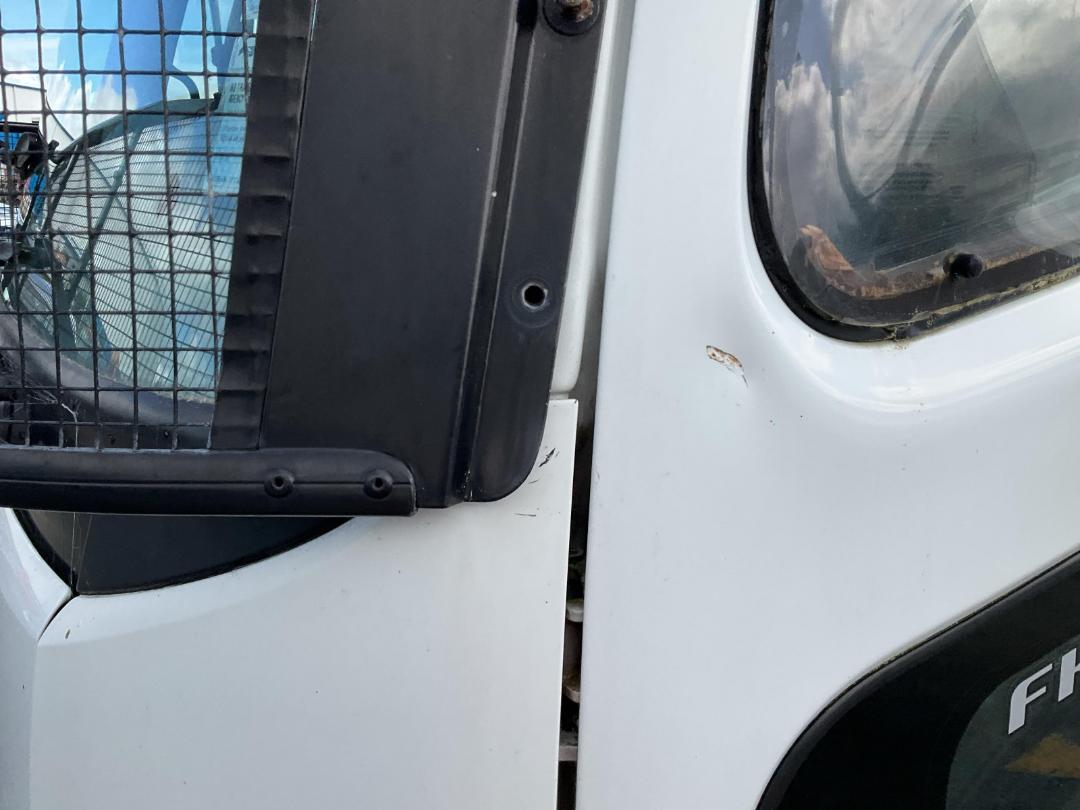 Photo '31' of Mitsubishi Fuso Fighter FK250L8 Curtain/Chiller