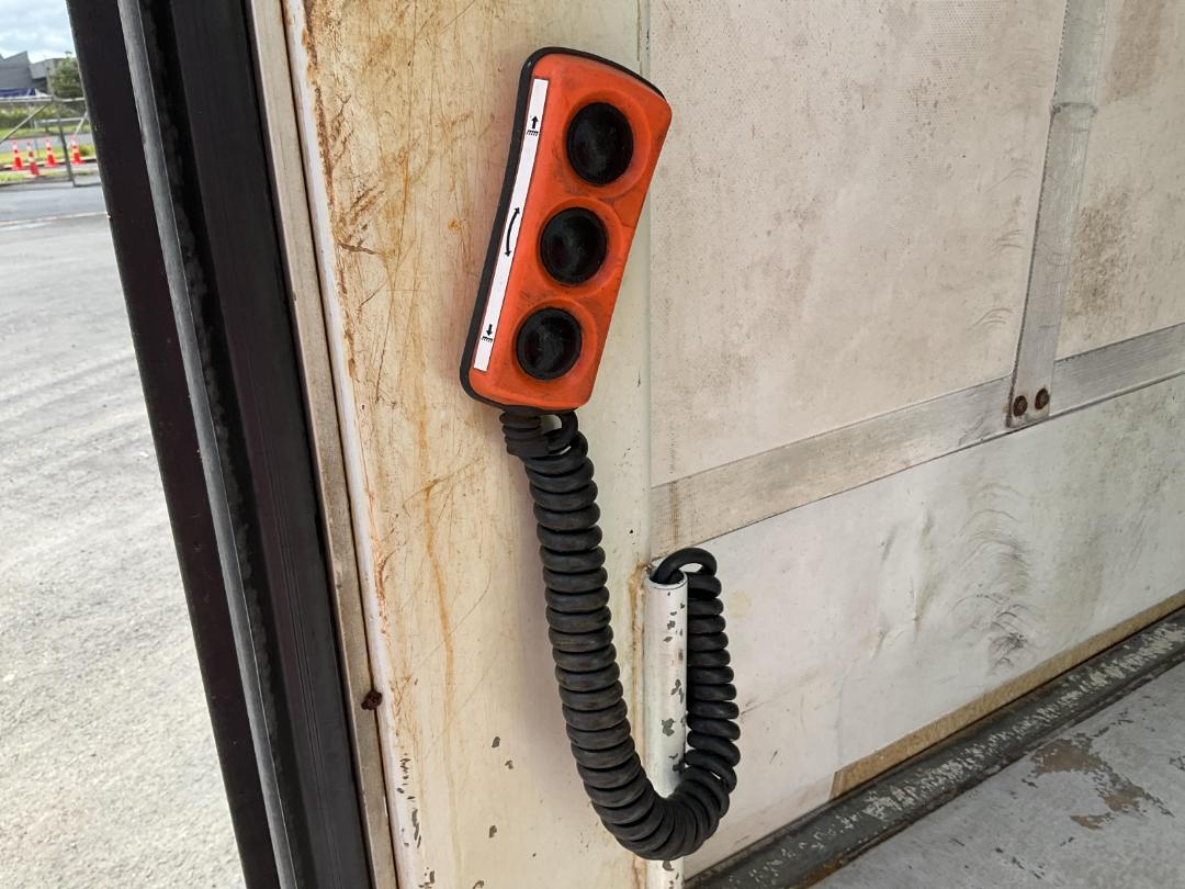 Photo '44' of Mitsubishi Fuso Fighter FK250L8 Curtain/Chiller