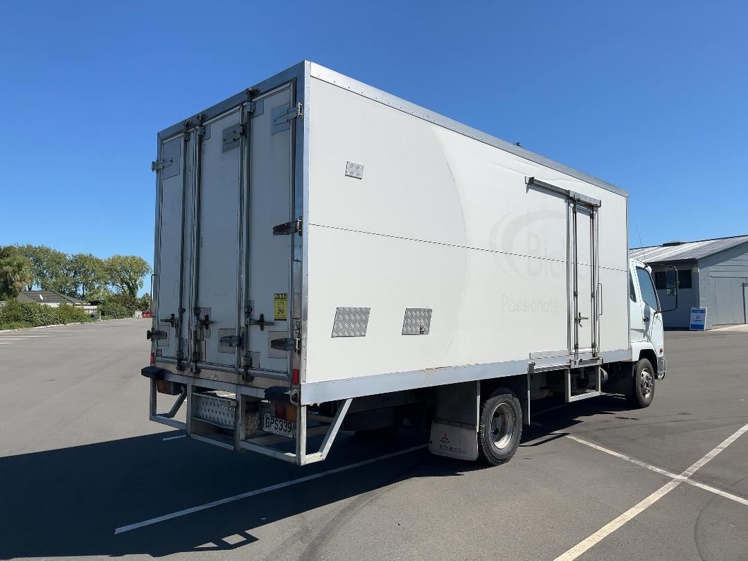 Photo '4' of Mitsubishi Fuso Fighter FK250H8 Chiller