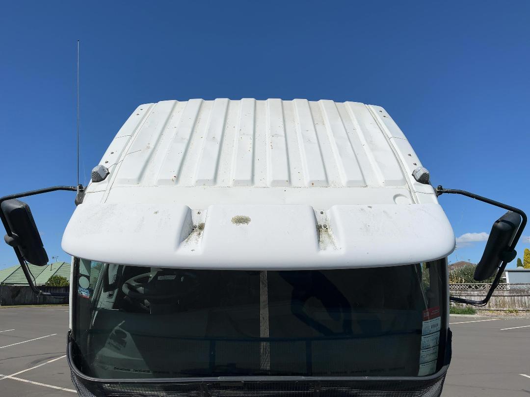 Photo '22' of Mitsubishi Fuso Fighter FK250H8 Chiller