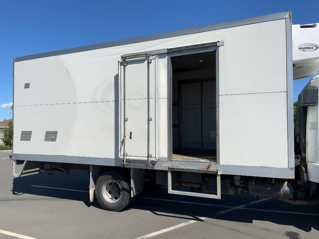 Photo '23' of Mitsubishi Fuso Fighter FK250H8 Chiller