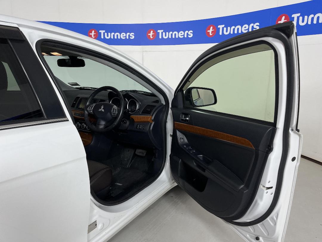 Photo '15' of Mitsubishi Galant