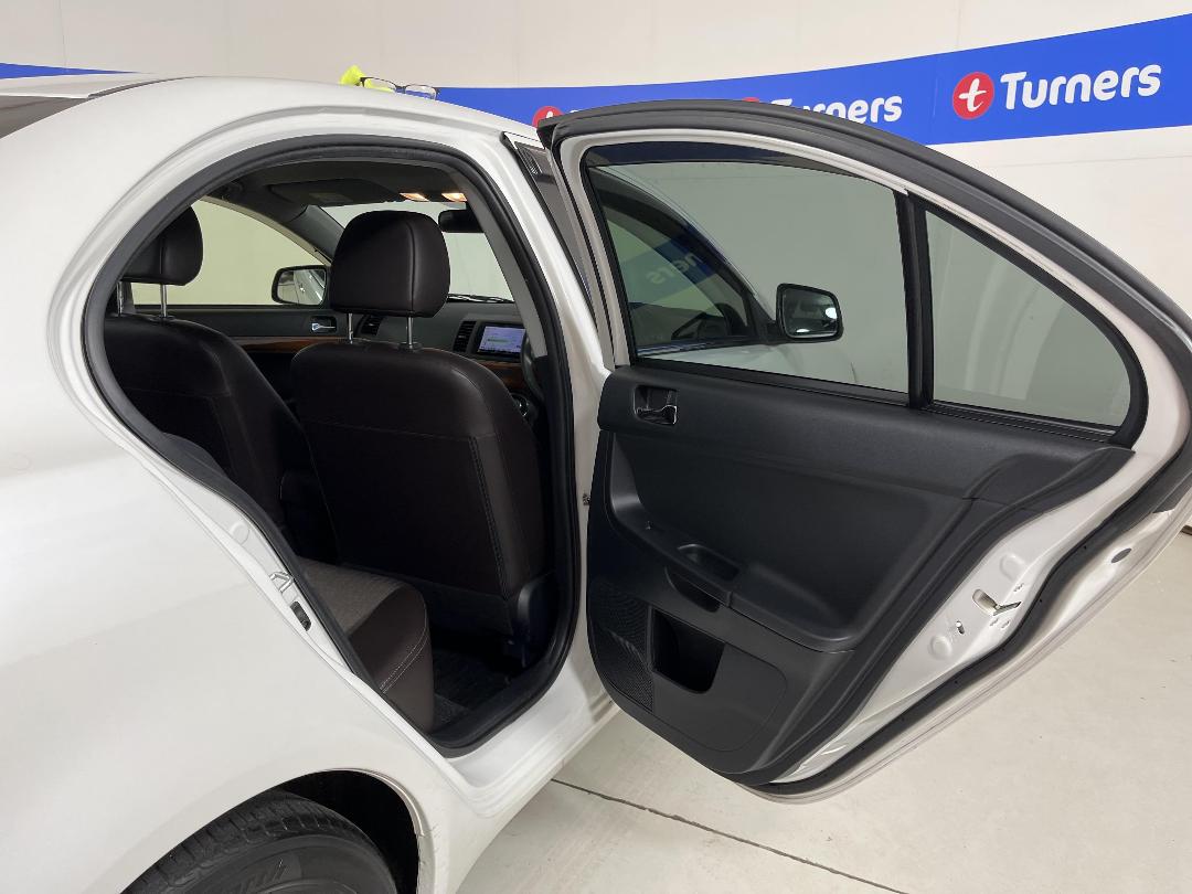 Photo '19' of Mitsubishi Galant