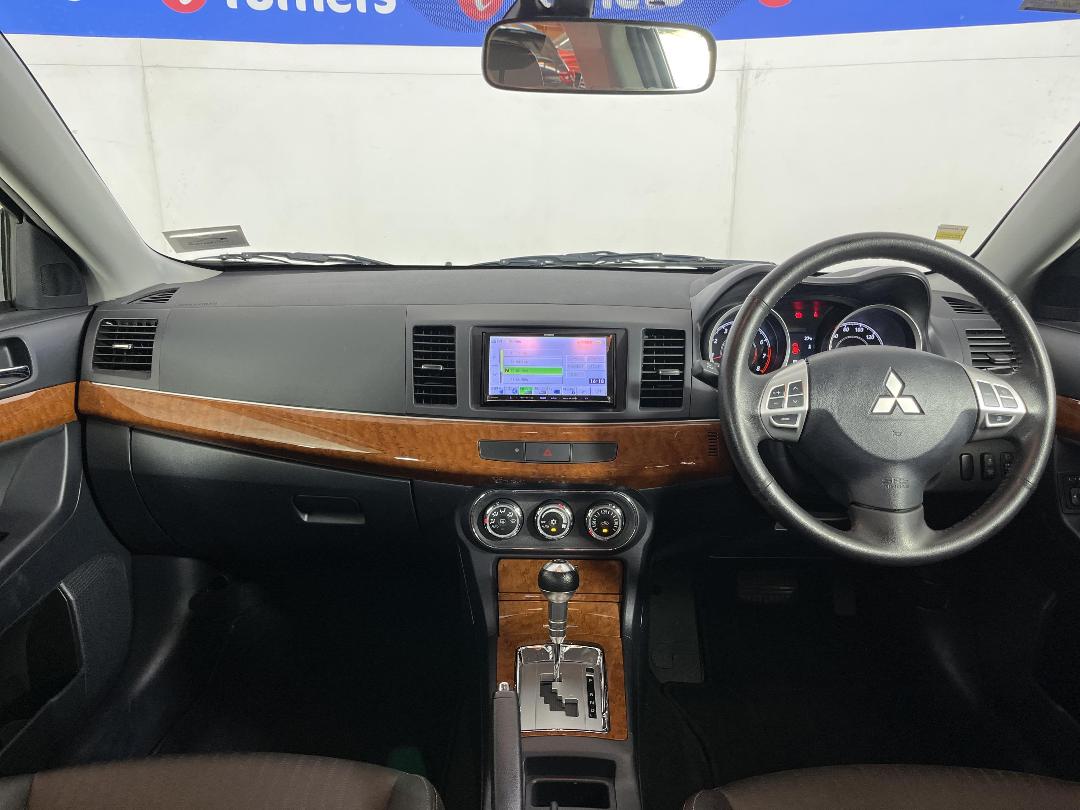 Photo '17' of Mitsubishi Galant