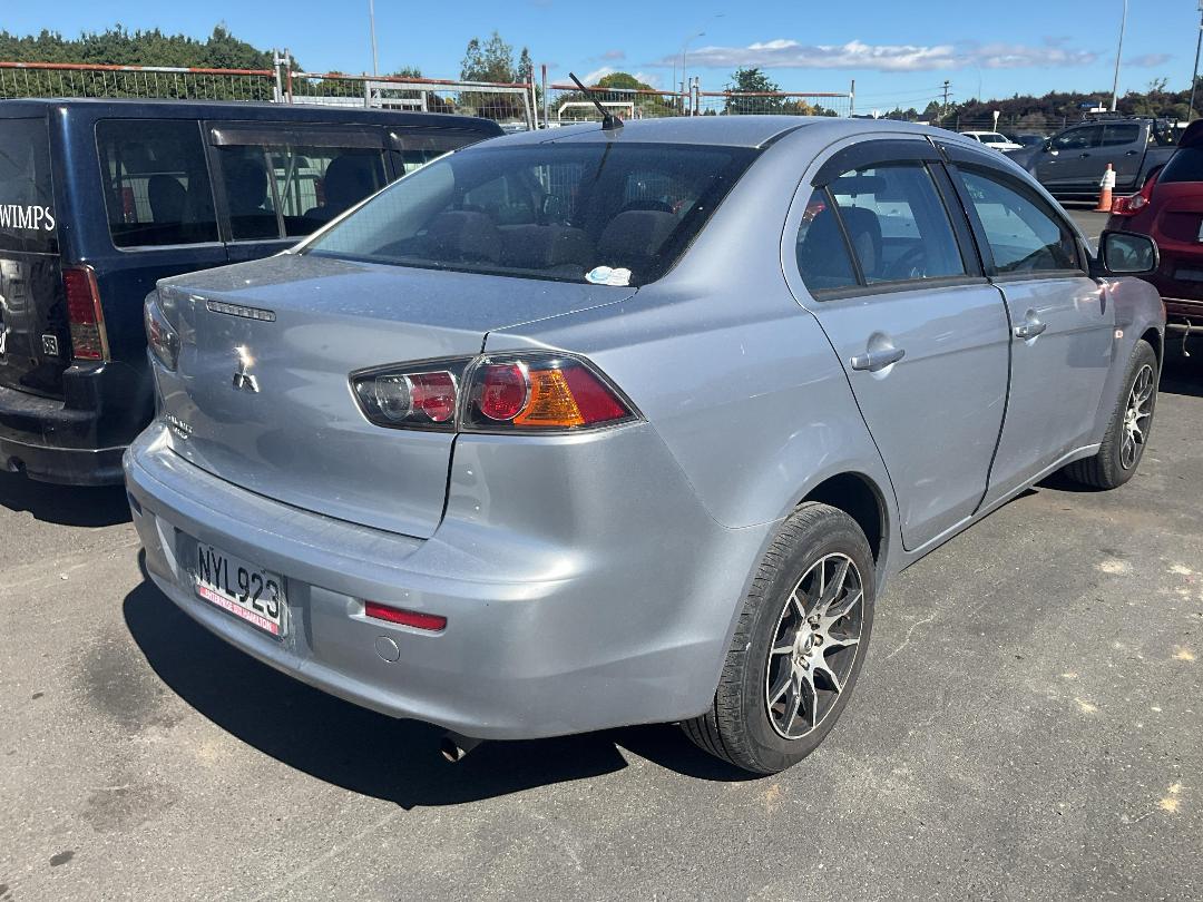 Photo '4' of Mitsubishi Galant Fortis