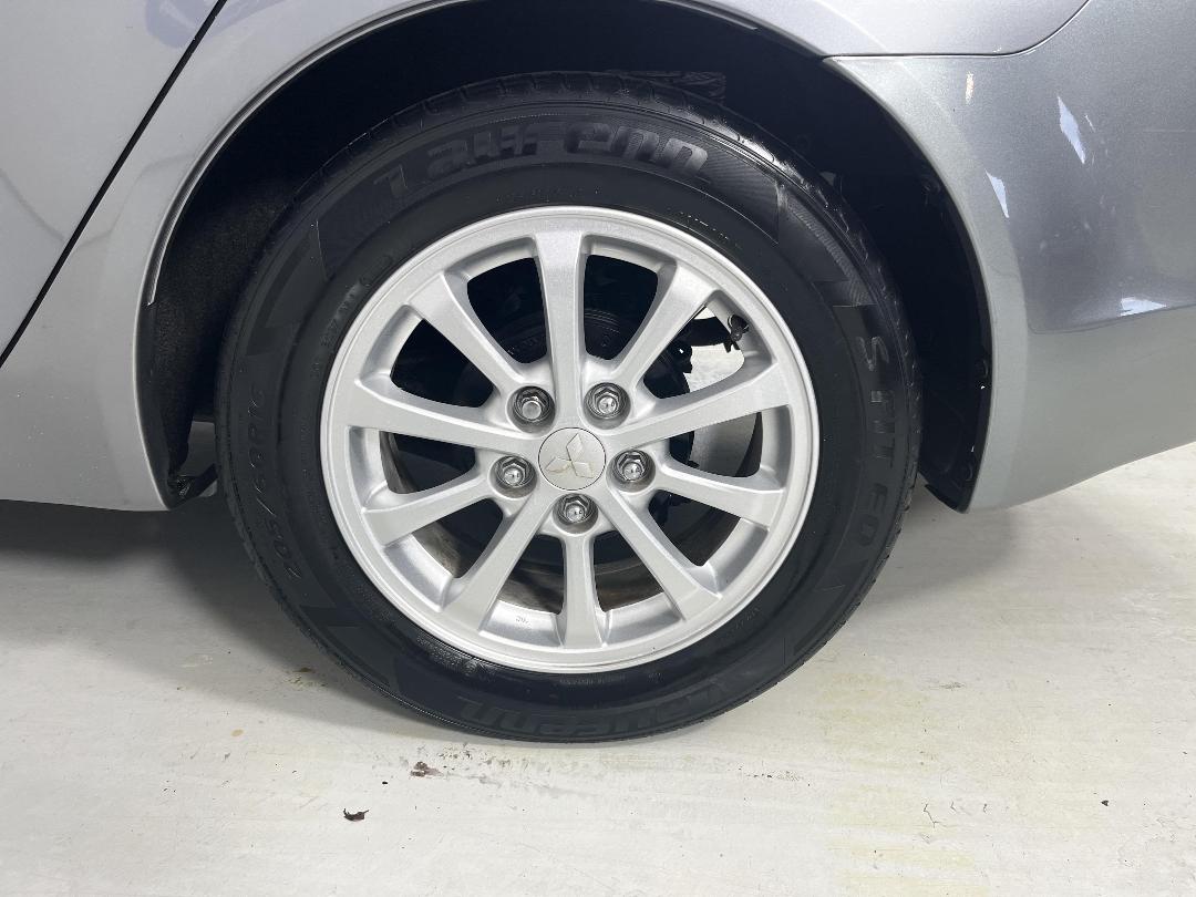 Photo '11' of Mitsubishi Galant