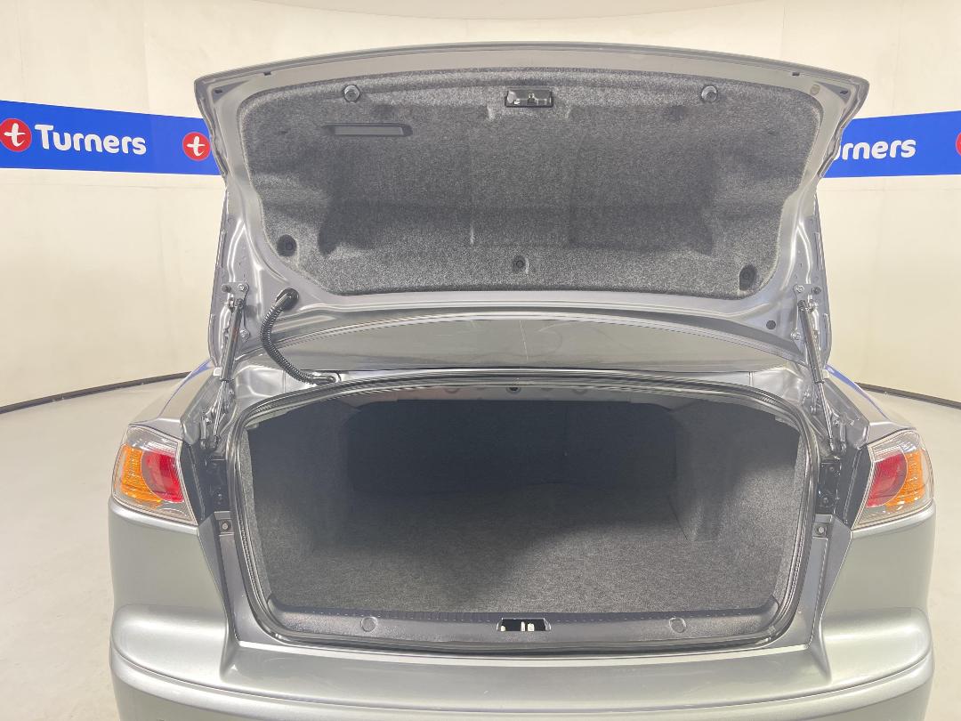 Photo '14' of Mitsubishi Galant