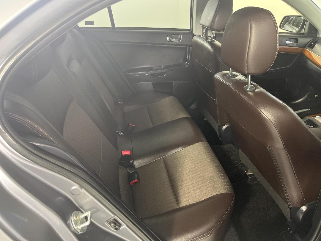 Photo '20' of Mitsubishi Galant