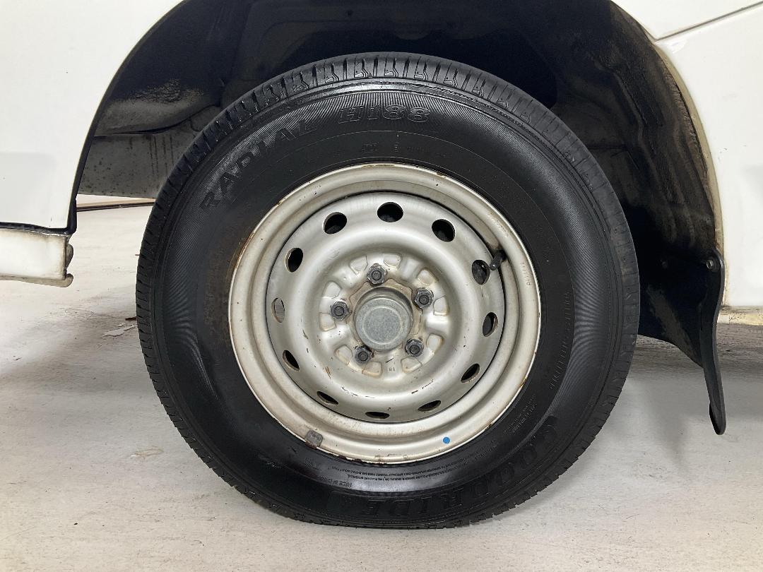 Photo '10' of Mitsubishi L300