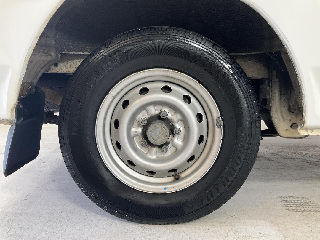 Photo '12' of Mitsubishi L300