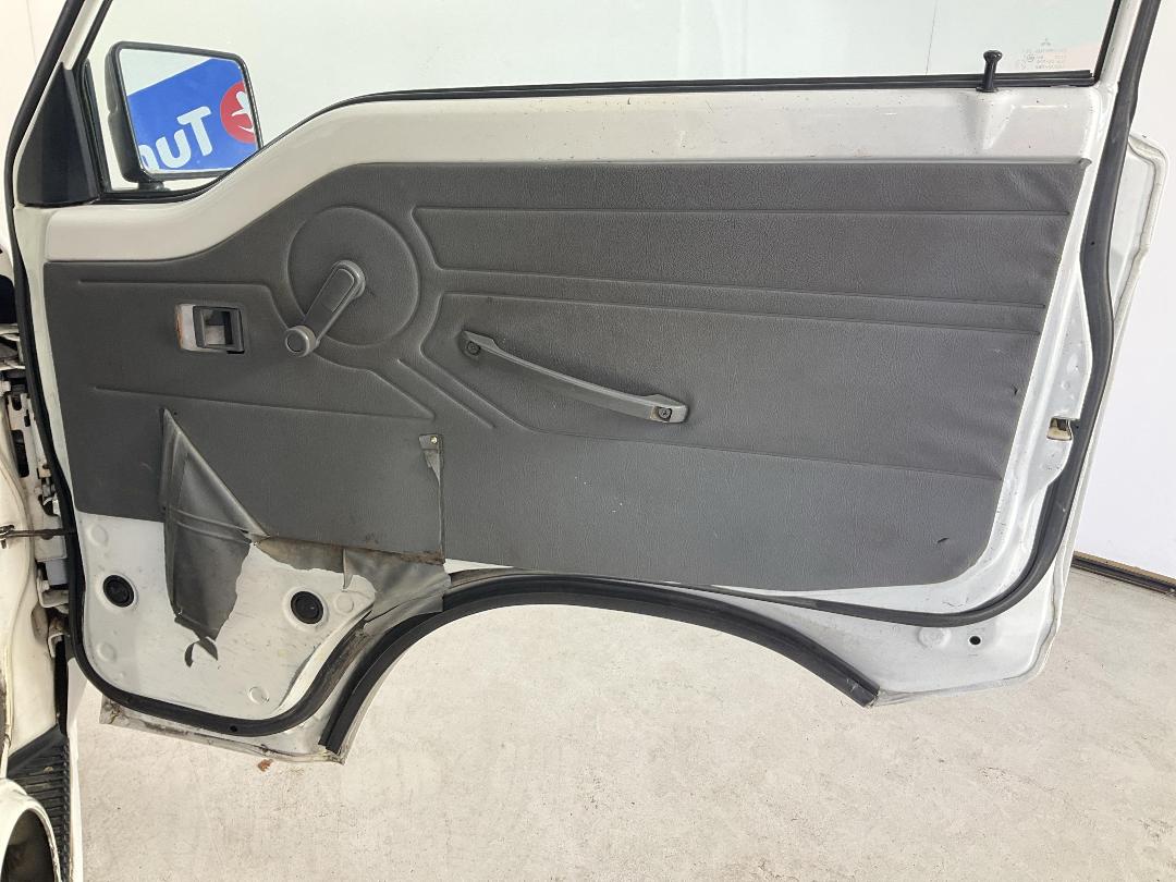 Photo '15' of Mitsubishi L300