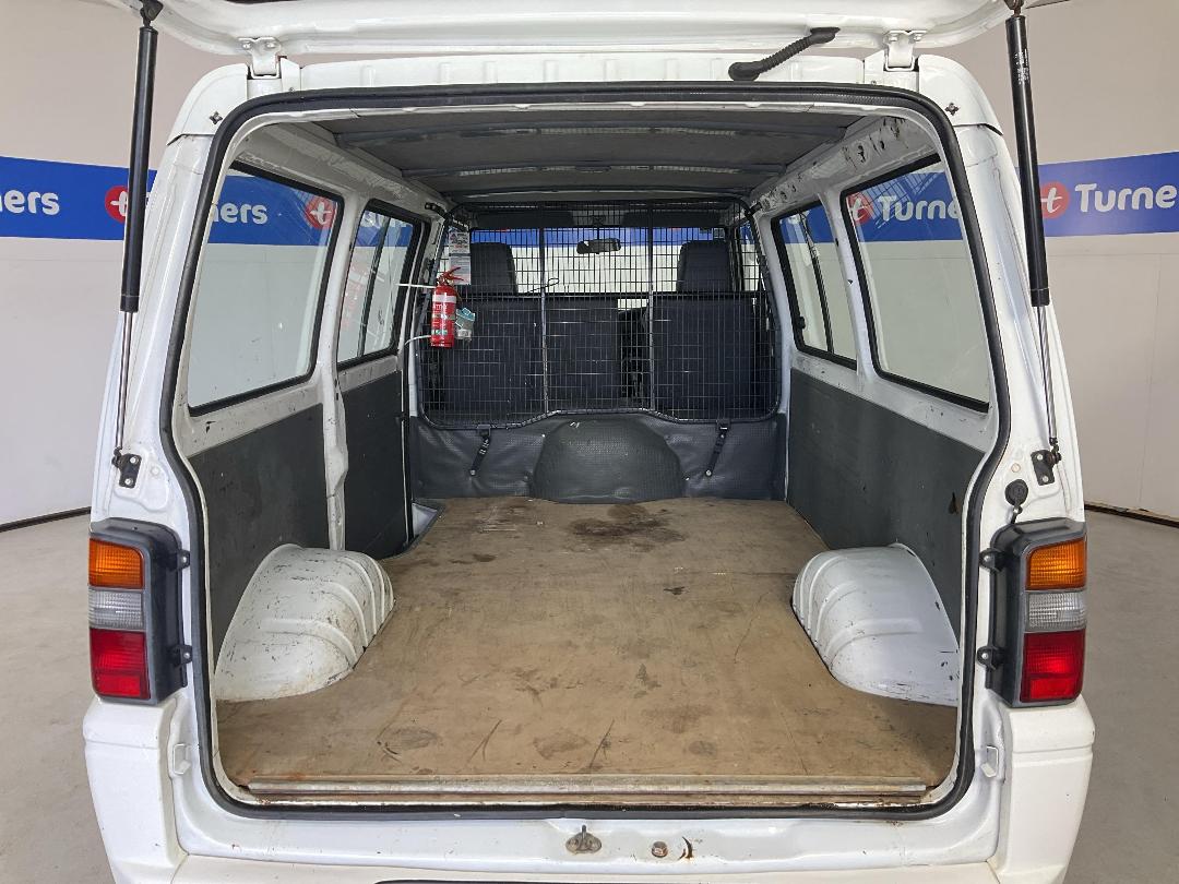 Photo '14' of Mitsubishi L300