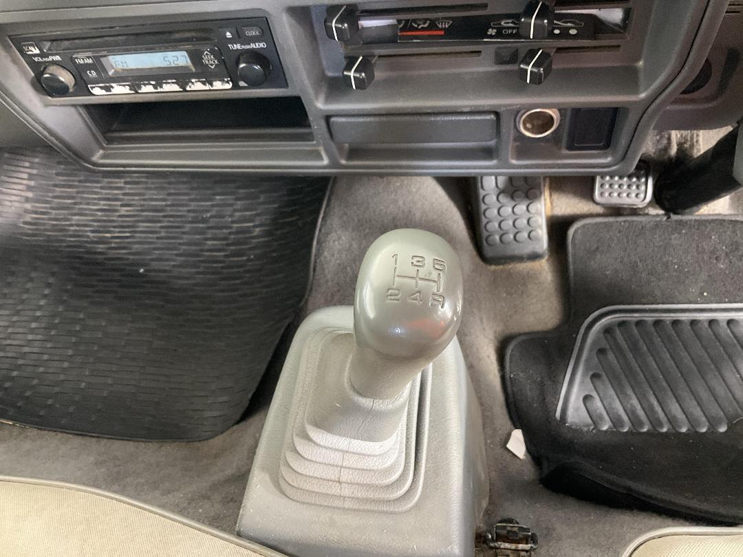 Photo '18' of Mitsubishi L300