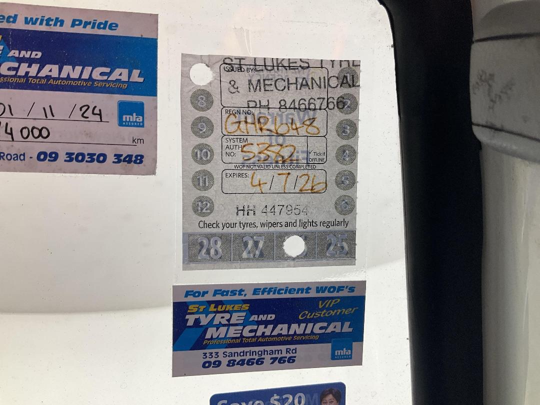 Photo '22' of Mitsubishi L300