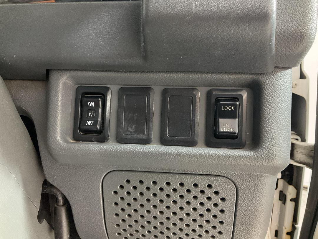 Photo '28' of Mitsubishi L300