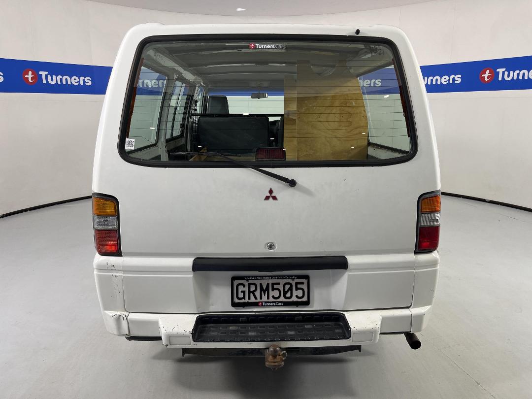 Photo '6' of Mitsubishi L300