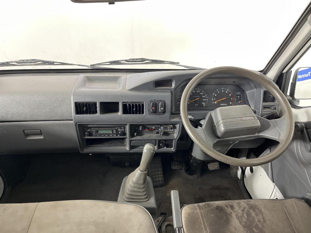 Photo '17' of Mitsubishi L300