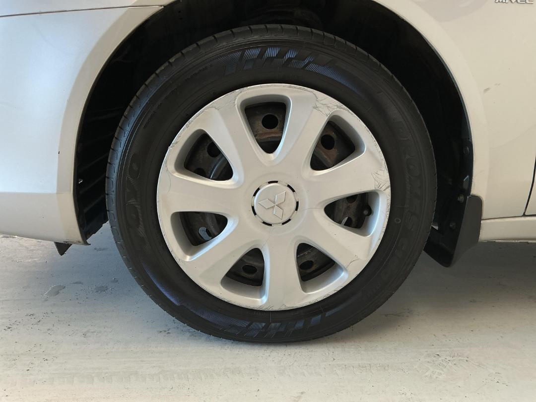 Photo '10' of Mitsubishi Lancer Photo '10' of Mitsubishi Lancer