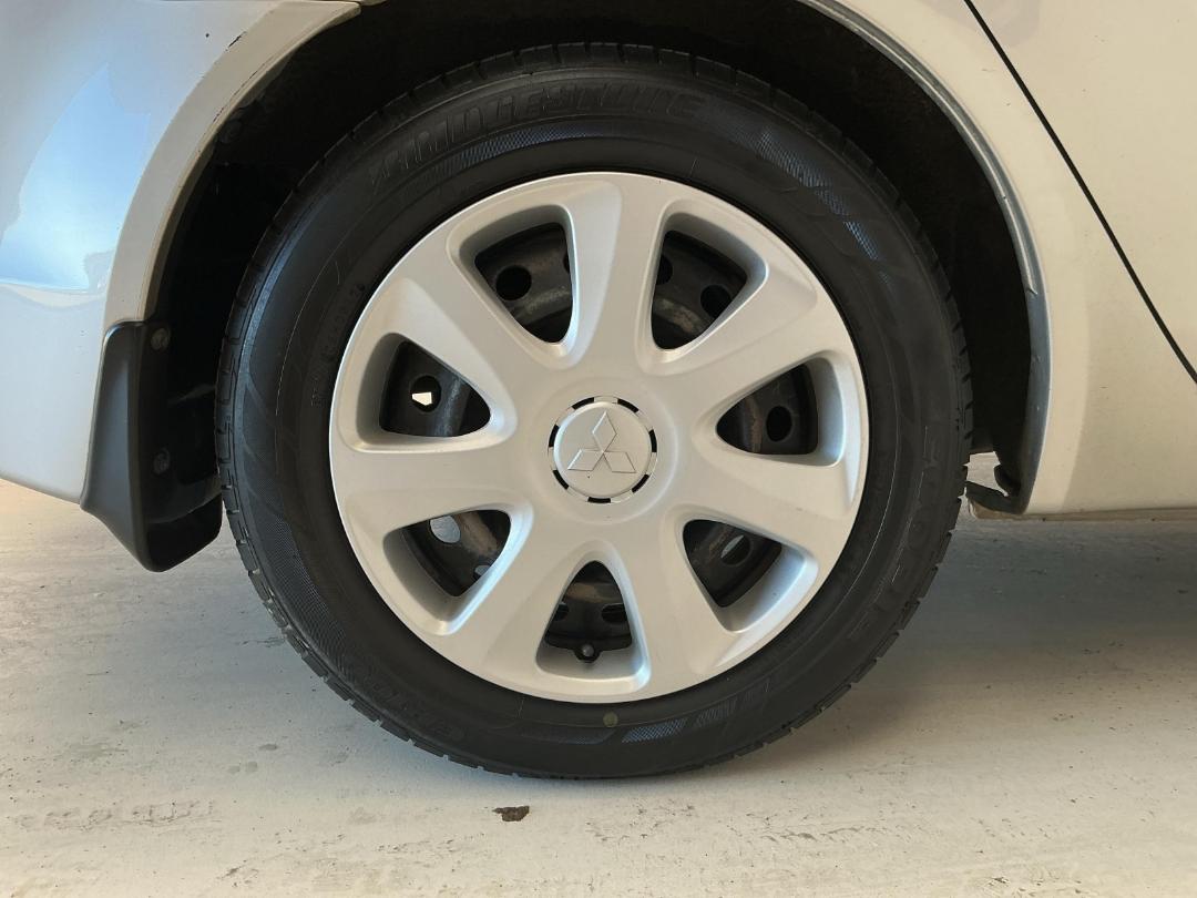 Photo '12' of Mitsubishi Lancer Photo '12' of Mitsubishi Lancer