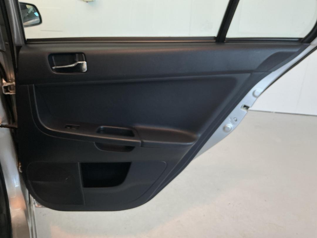 Photo '19' of Mitsubishi Lancer Photo '19' of Mitsubishi Lancer