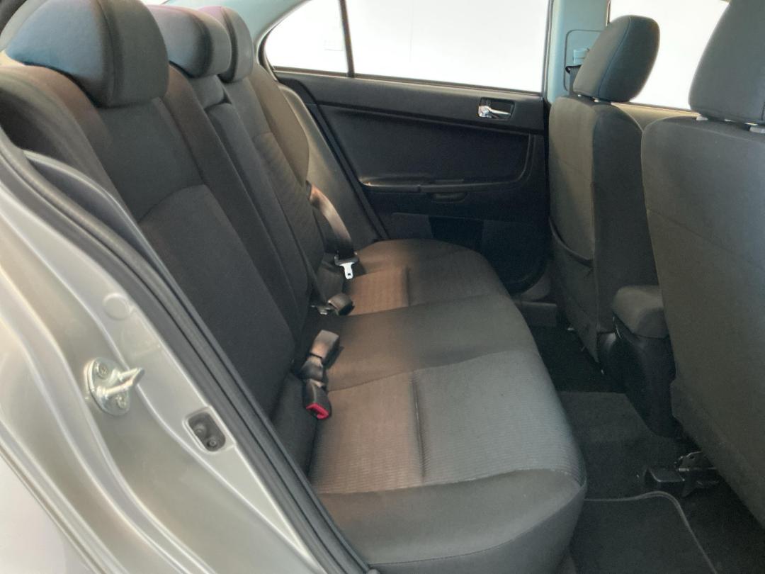 Photo '20' of Mitsubishi Lancer Photo '20' of Mitsubishi Lancer