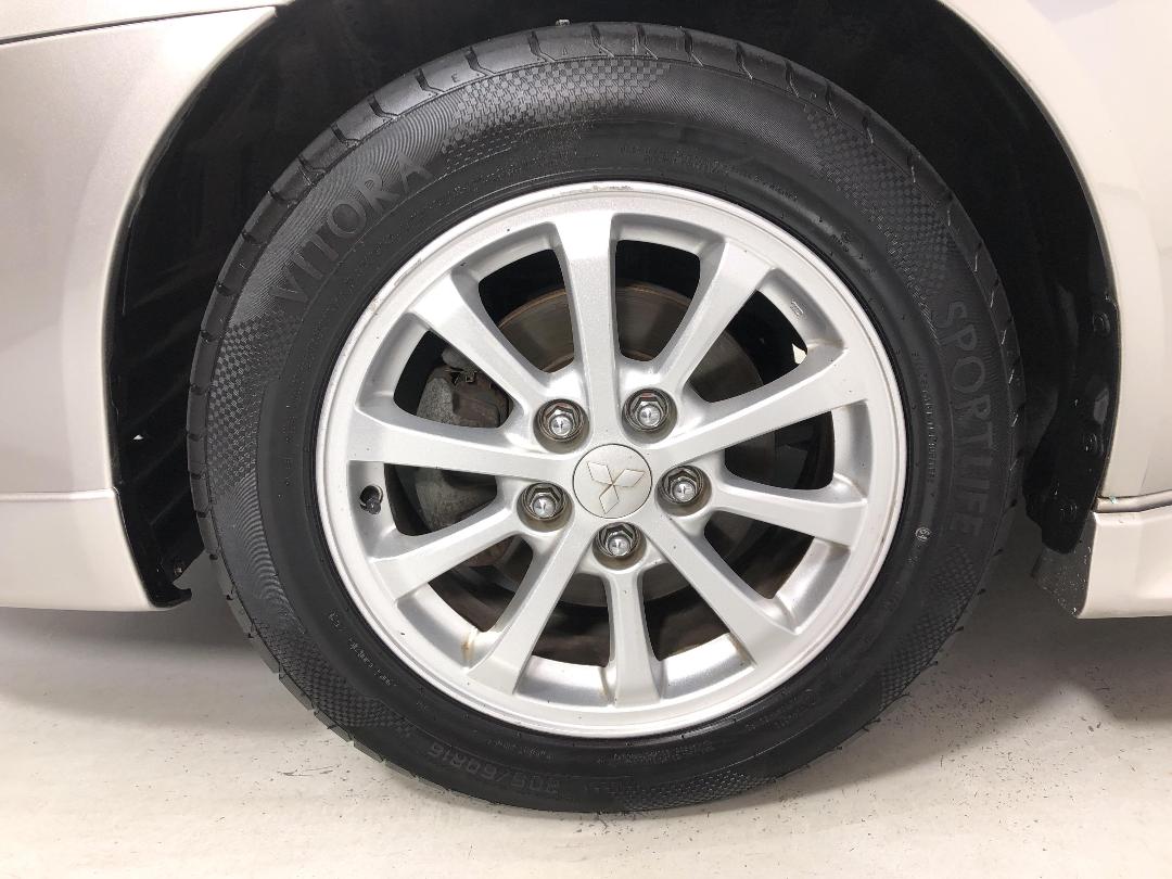 Photo '10' of Mitsubishi Lancer