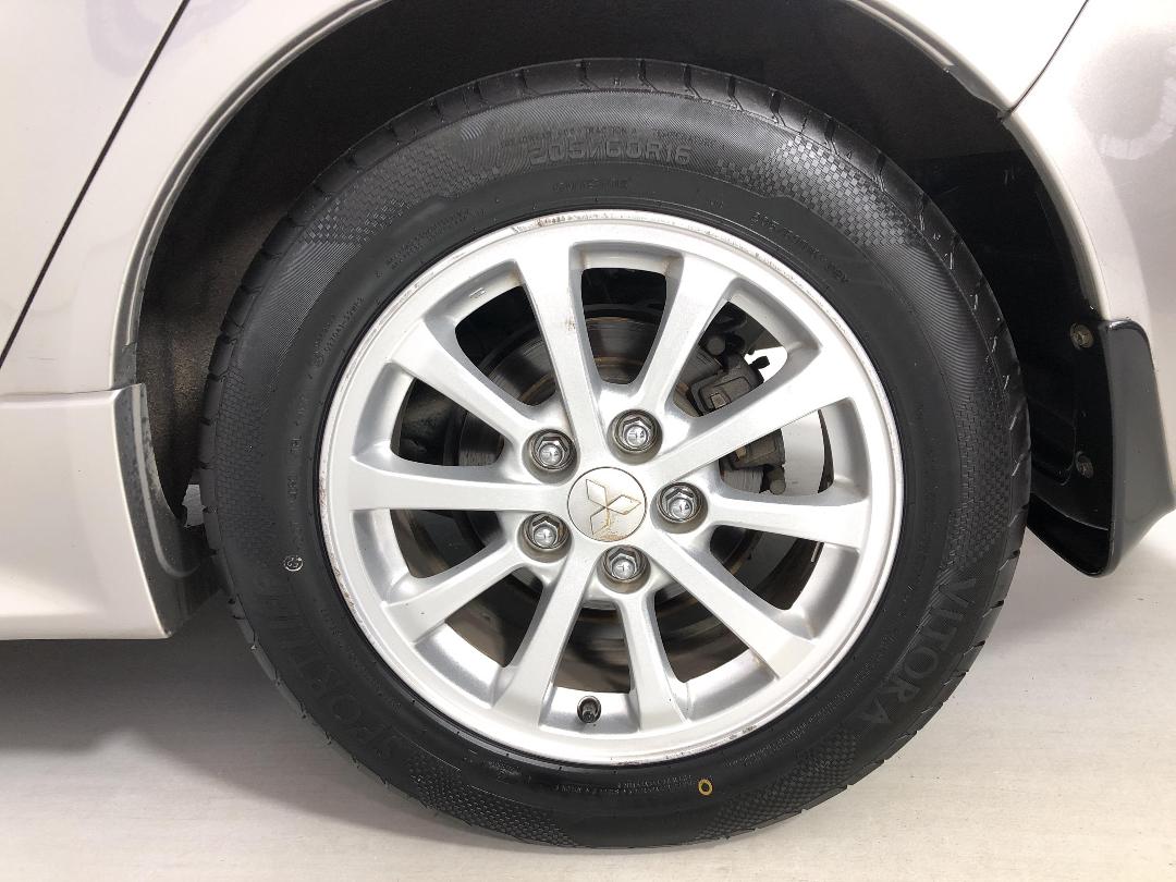 Photo '11' of Mitsubishi Lancer