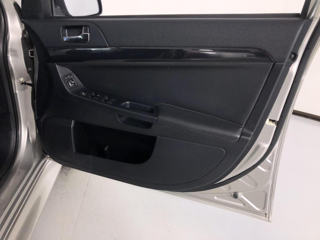 Photo '15' of Mitsubishi Lancer